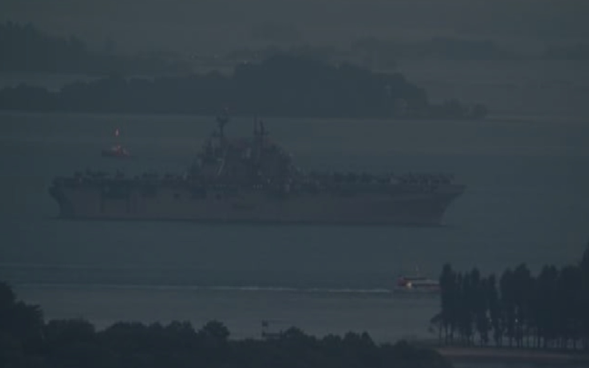 سفينة يعتقد انها تقل جنود امريكيين