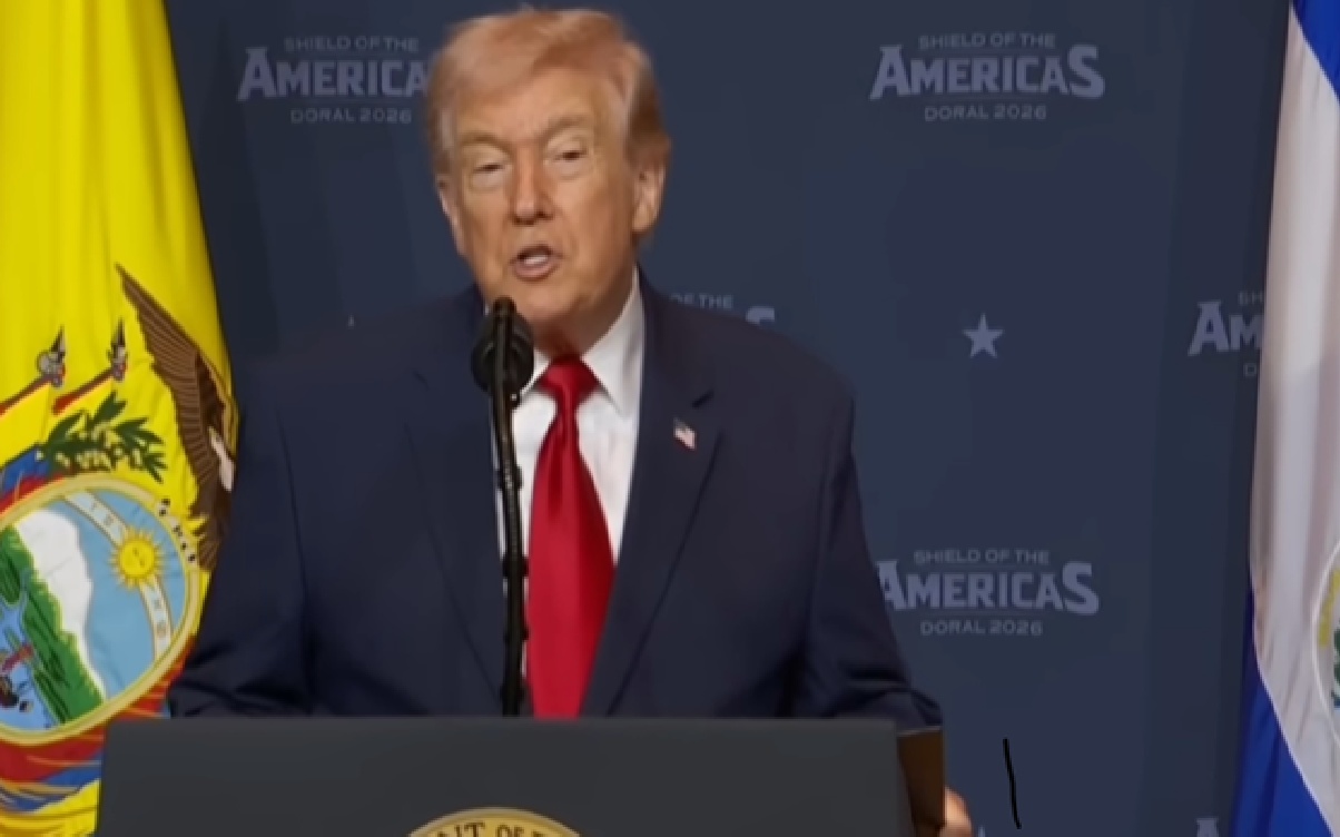 ترامب يهدد إيران سنضرب بقوة