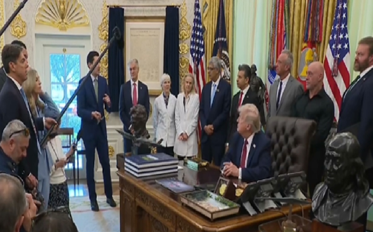 ترامب بوجود محادثات جدية مع إيران