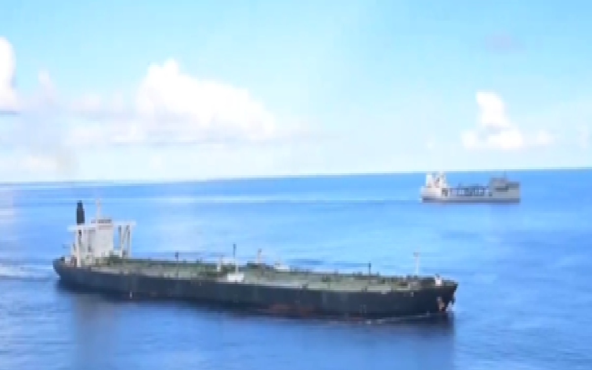 إنزال قوات أمريكية على سفينة تنقل نفطاً إيرانياً