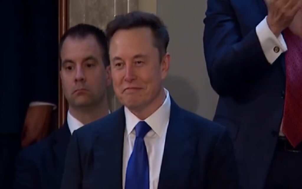 بدء محاكمة بين إيلون ماسك وعملاق التكنولوجيا