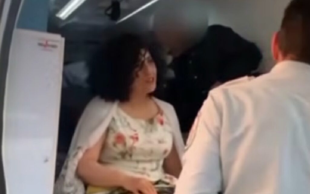 لجنة نوبل للسلام تحث إيران بالإفراج عن نرجس محمدي الحائزة
