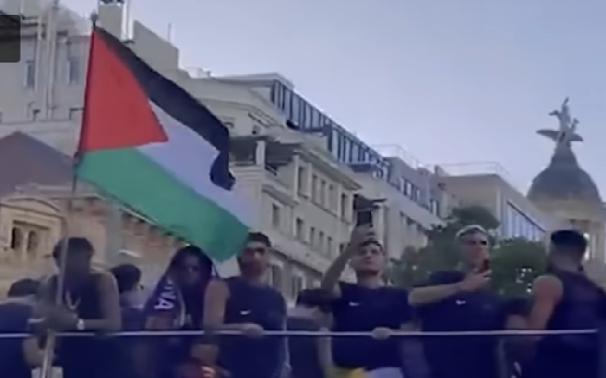 وزير الدفاع الإسرائيلي ينتقد نجم كرة القدم الأمين يامال