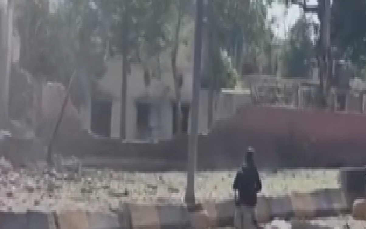 مقتل 16 شخصاً في هجوم استهدف مسجداً شمال غربي باكستان