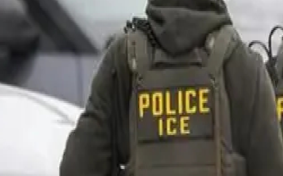 حادثة جديدة اطلاق نار على مهاجر من قبل (ICE)